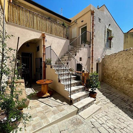 Cuturissi Hospitality & Wellnees Bed & Breakfast Ragusa Eksteriør bilde